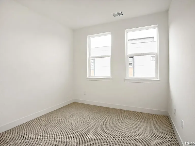 855 Superior Dr — Photo 17