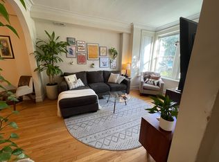 1038 W Roscoe St APT 1, Chicago, IL 60657