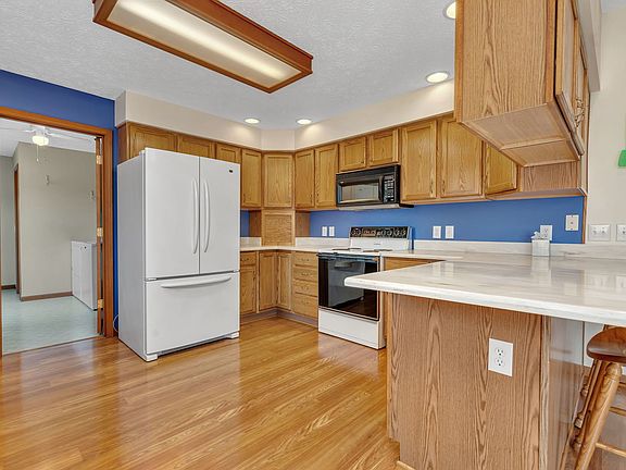 5th image of 359 W Mesa Dr
