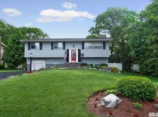 25 Nowick Ln, Smithtown, NY 11787