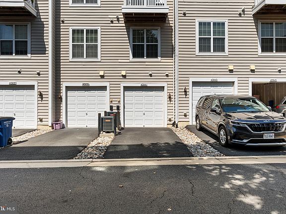 5th image of 43841 Centergate Dr