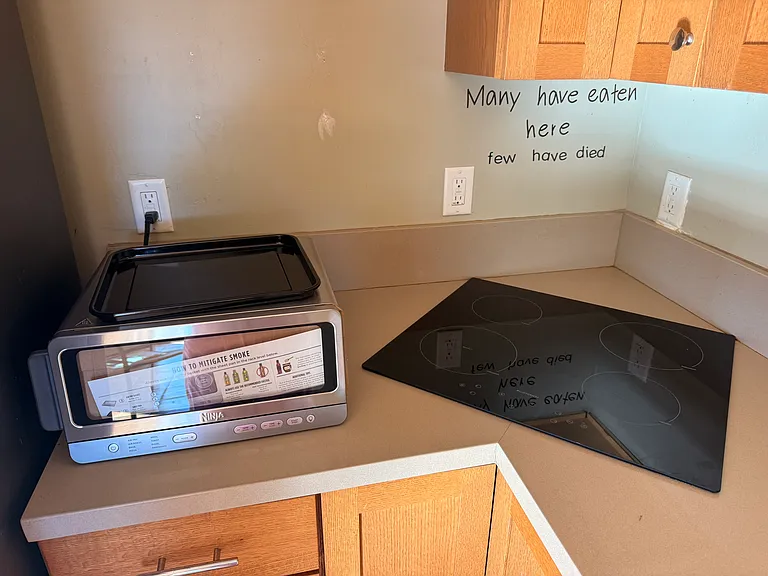 Ninja toaster/oven/air fryer & a 4 burner stove top