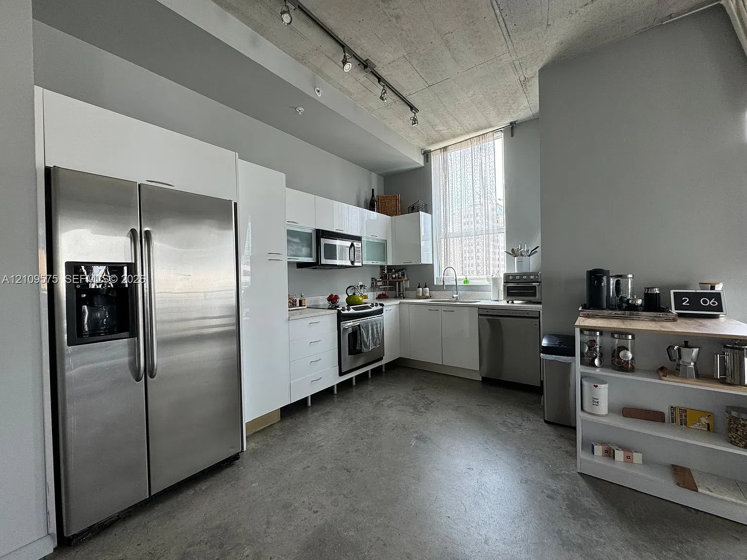 The Loft Downtown Ii Cond — Photo 3