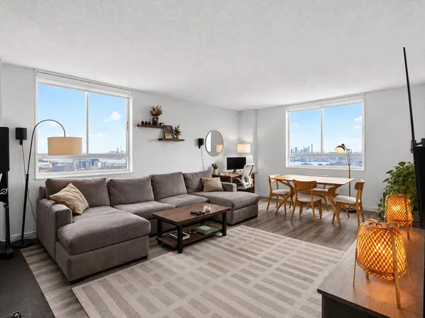 100 Manhattan Avenue image 1 of 30