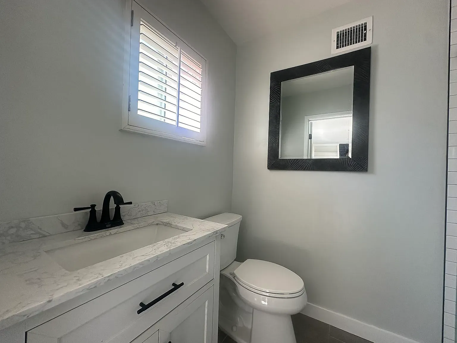 2 bed, 1200 sqft, $3,200 — Photo 2