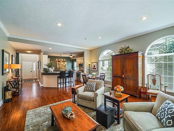 5th image of 726 Woodlake Dr Unit 17A