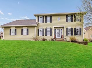 1001 Sunset Cir, Indianola, IA 50125
