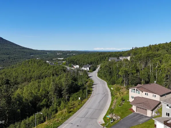 20501 Pine Crest Ln, Eagle River, AK 99577