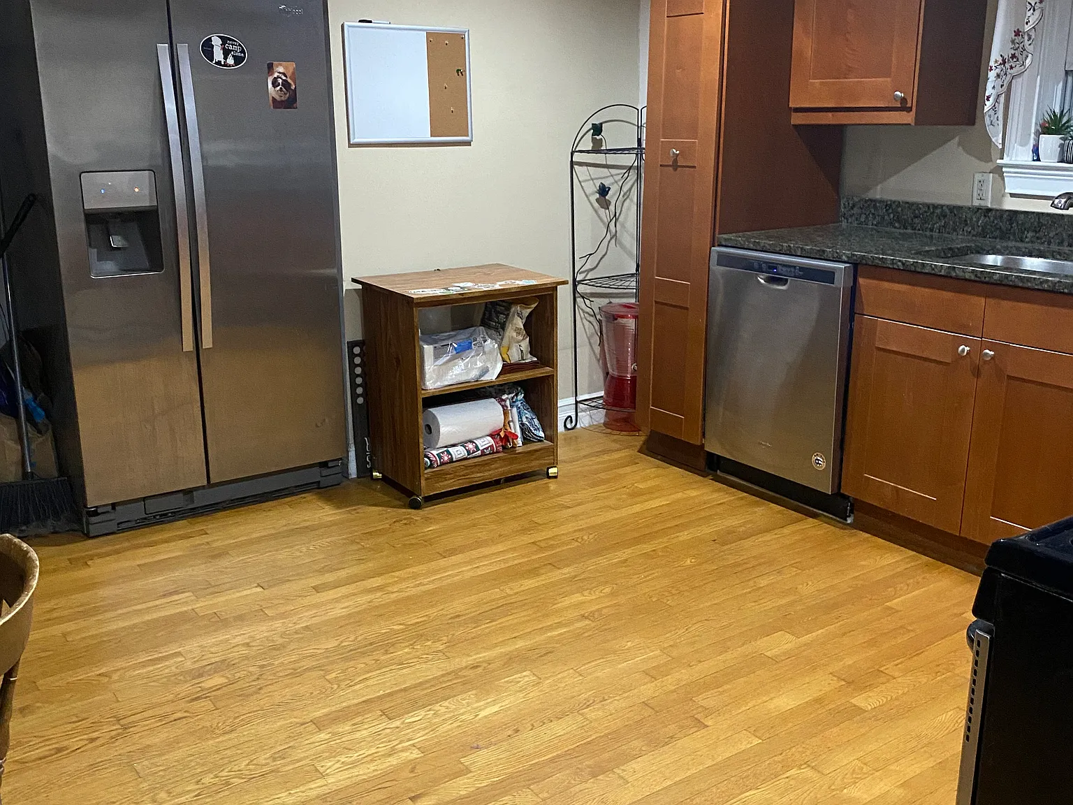 2 bed, 900 sqft, $2,200 — Photo 2