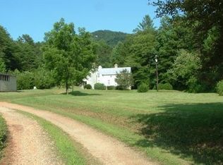 204 Acorn Ln, Marion, NC 28752