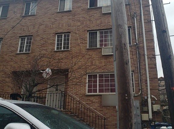 3rd image of 215 Beach 96 St #96