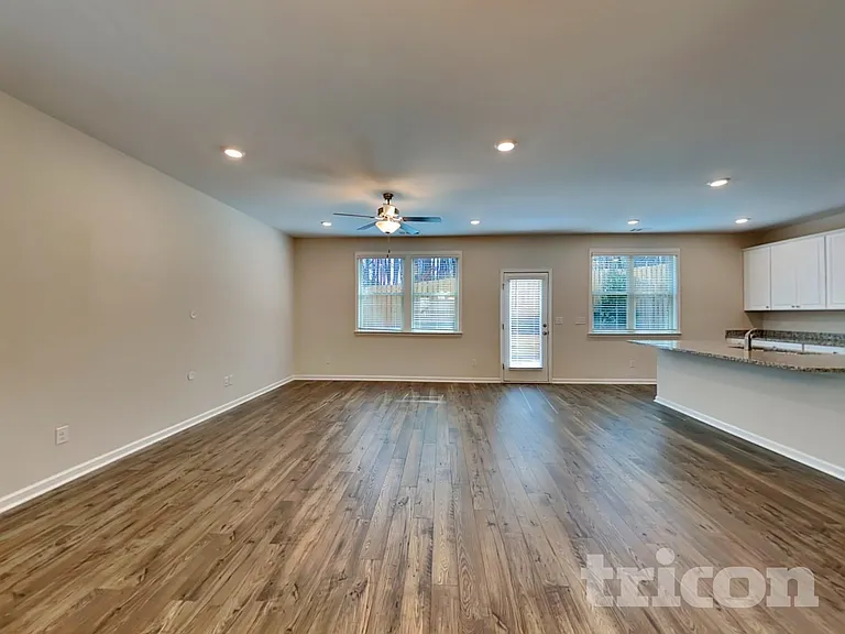 317 Knowles Pl — Photo 4