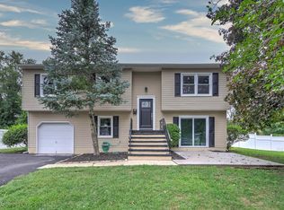 19 Willow Brook Rd, Freehold, NJ 07728