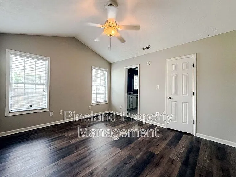 225 Shakerstone Dr — Photo 18
