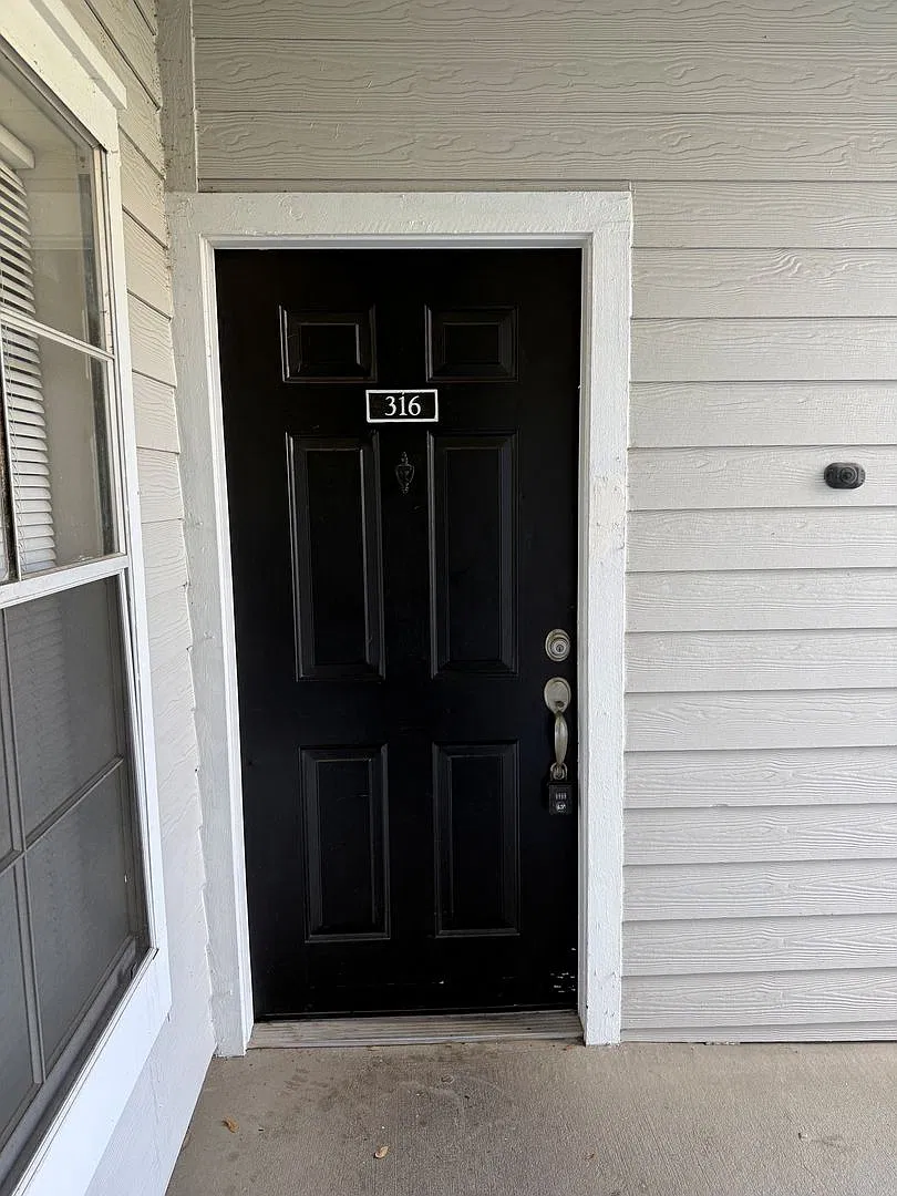 2 Bedroom 2 Bathroom Condo near Millenia — Photo 2