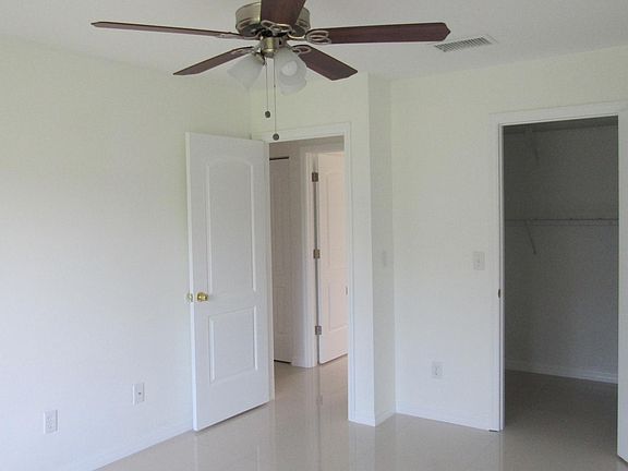 5th image of 1711 SE Cascella Ct
