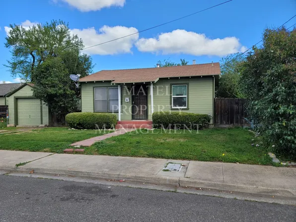 415 Dodge Ave, Oakdale, CA 95361