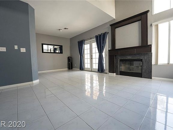 3rd image of 537 Meadbury Dr
