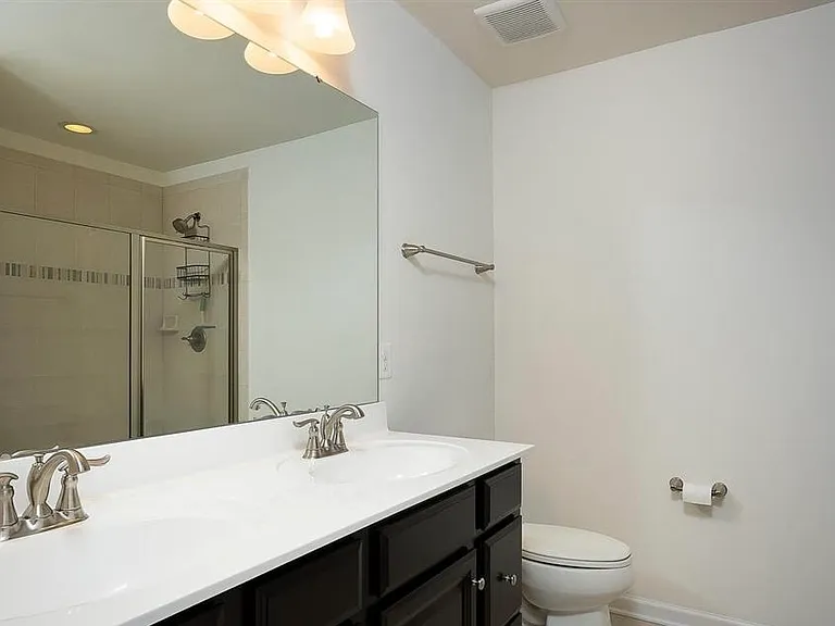 Owners bathroom