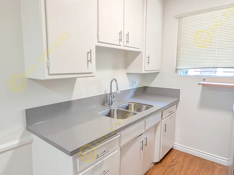 3743 Clarington Ave #9 — Photo 11