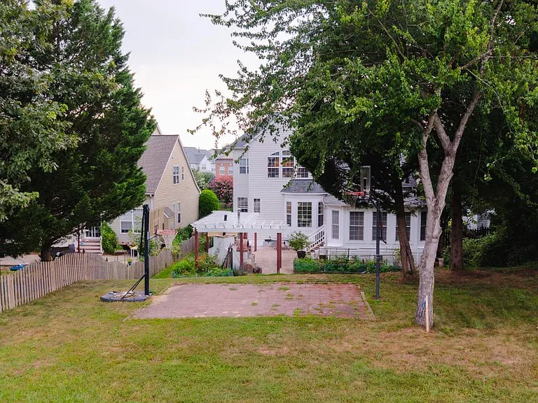 18278 Maple Spring Ct — Photo 3