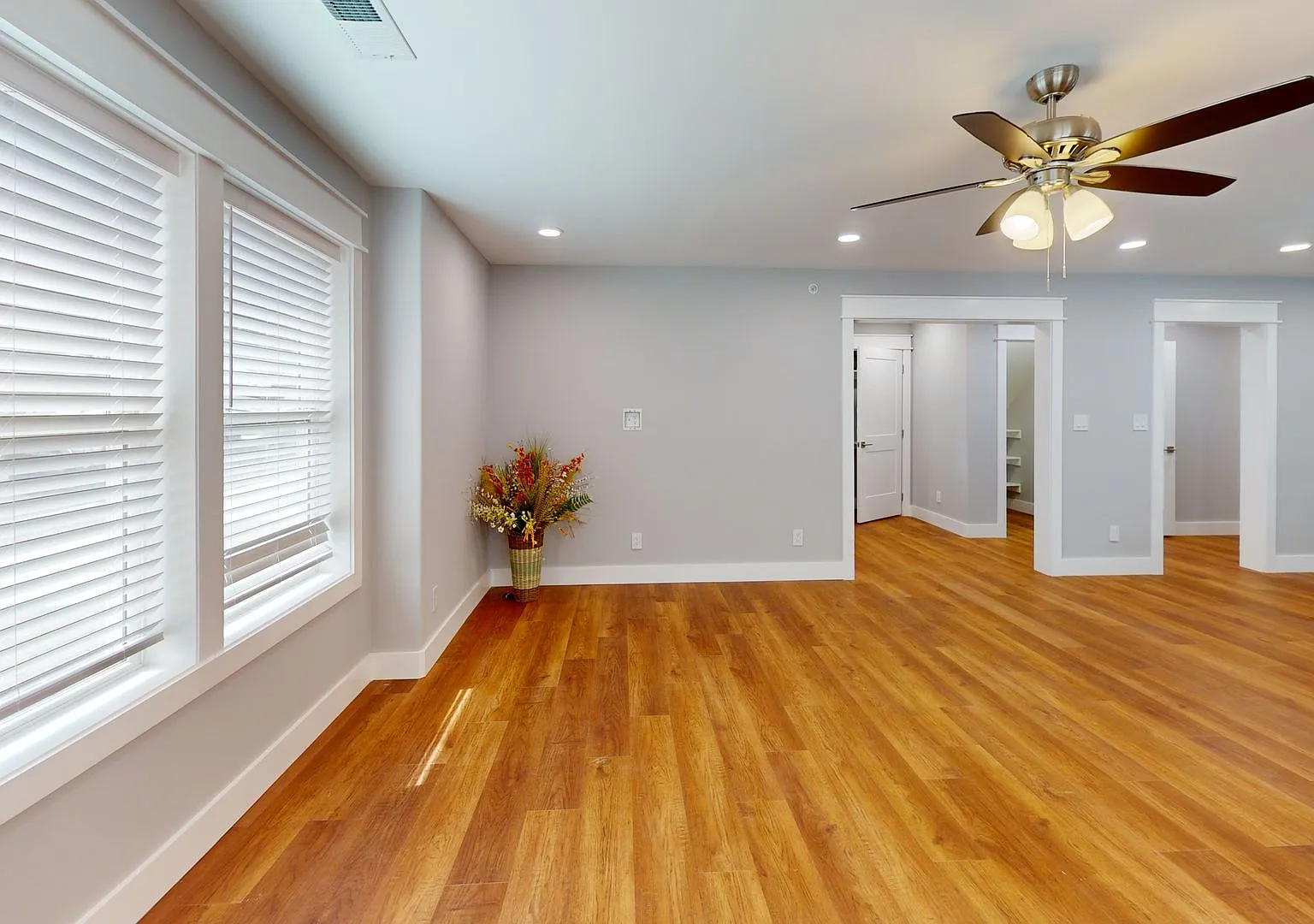 Waitlist for Aug2027Jul2028 Now Open! | 6BR with Private Baths | Fort Sanders Near UTK — Photo 4
