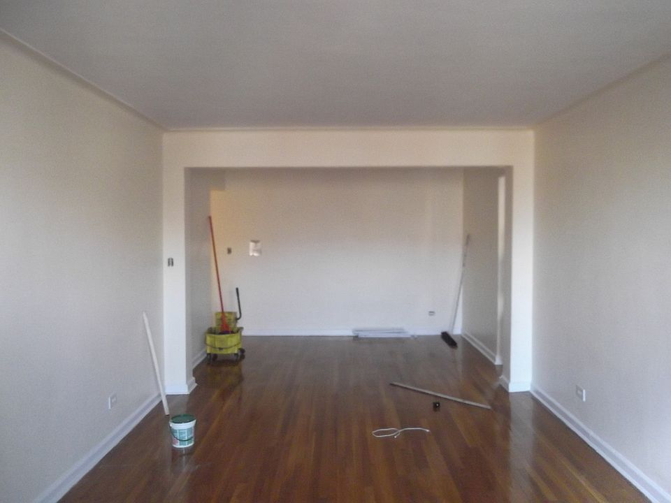 1st image of 190 E 17th St APT 1B