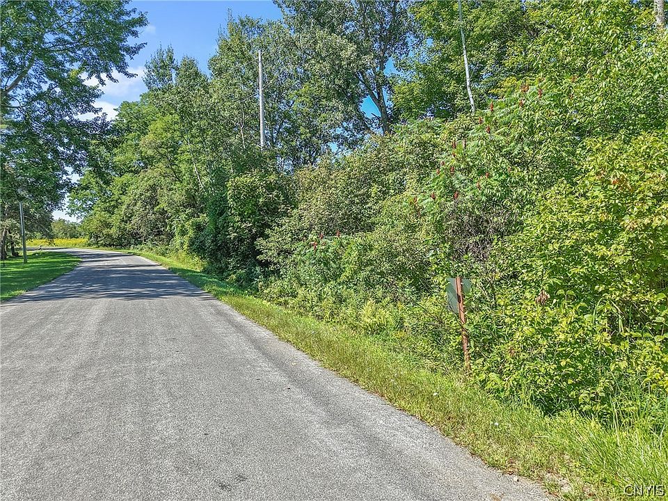 1st image of Henderson Rd