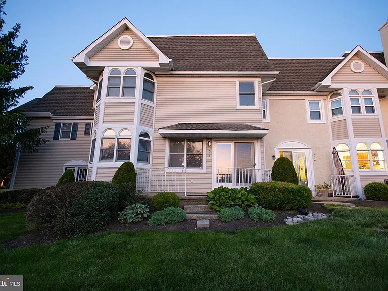 Margaret Ct — Photo 1