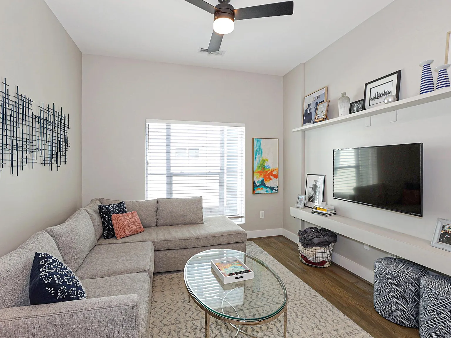 2 bed, 2.5 bath, 1190 sqft, $2,700 — Photo 3