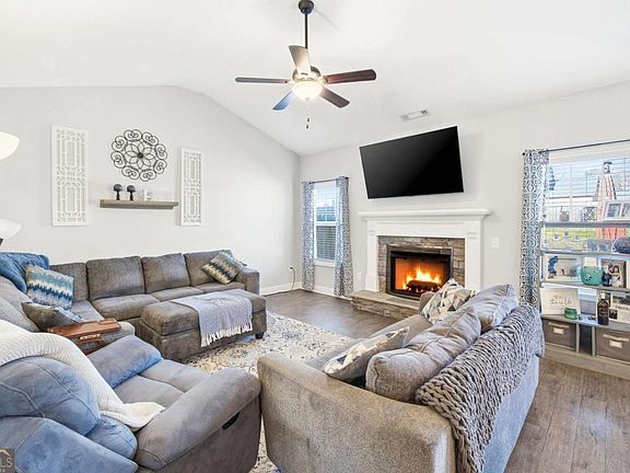 4th image of 156 Brookhaven Dr