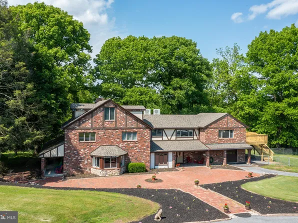 166 Heidel Rd, Robesonia, PA 19551