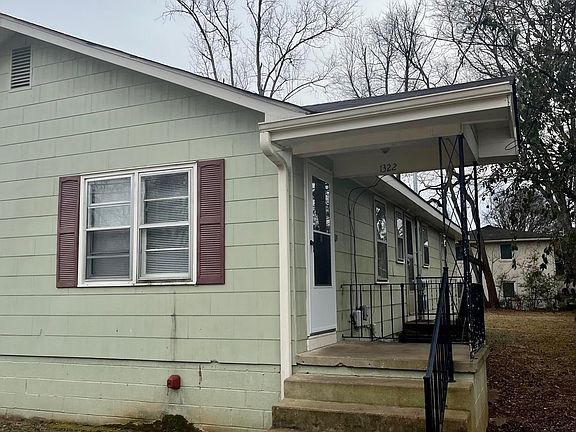 3rd image of 1322 Oshaughnessy Ave NE