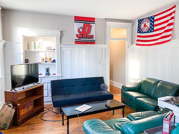 2nd image of 1068 Commonwealth Ave #4