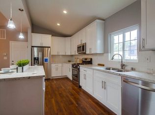 718 Earth Dr, Vista, CA 92083