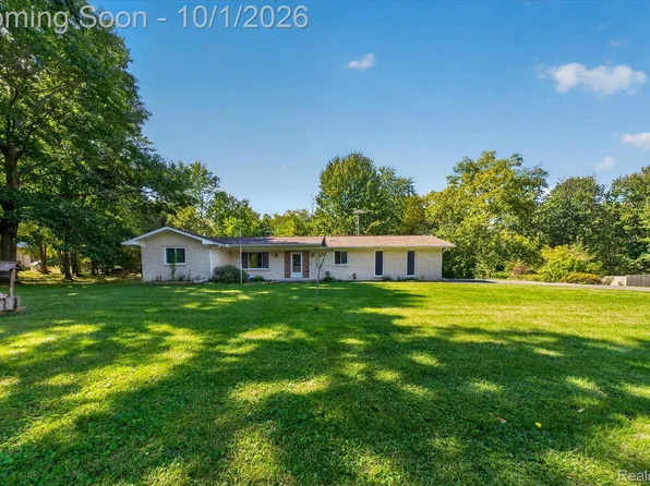 4065 Marwood Dr, Howell, MI 48855