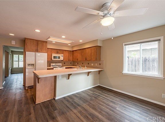3rd image of 2631 Hartland Cir