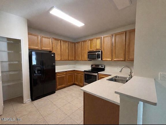 3rd image of 8218 GREEN PARROT Road #308