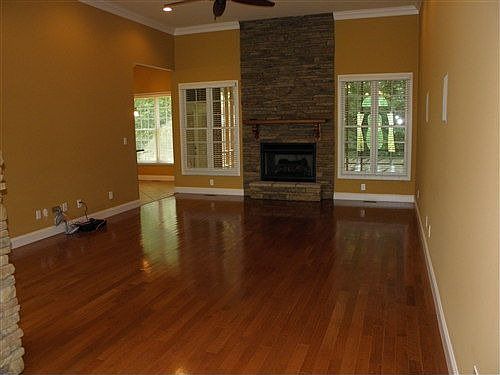2nd image of 1172 Willow Creek Dr