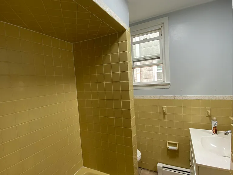 123 W 19th St #5 — Photo 11
