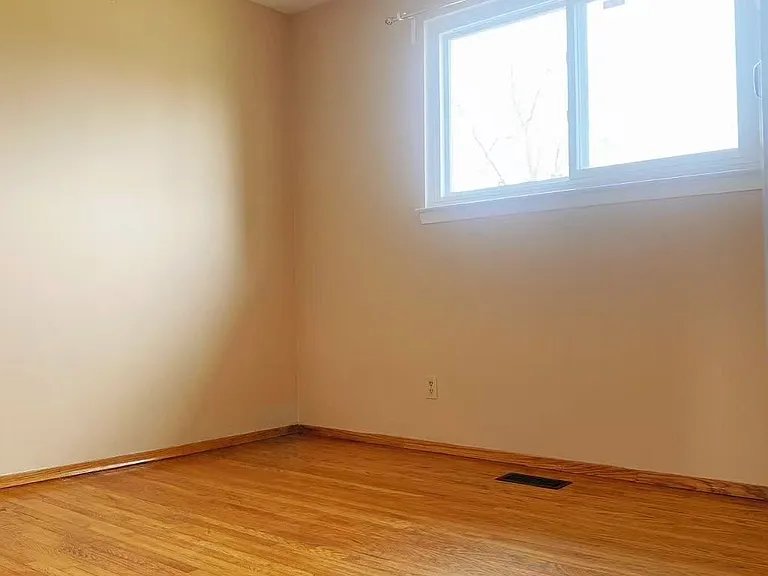 21 Kingslake Rd #1&2 — Photo 15