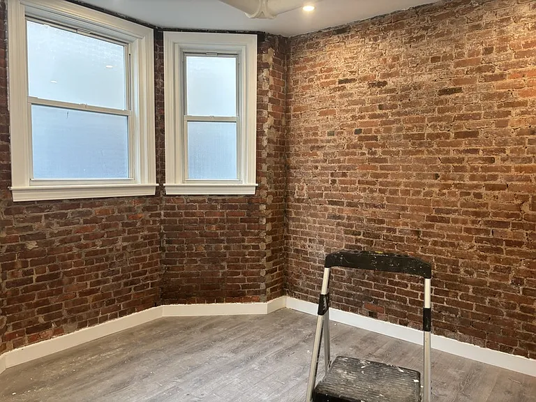 108 Peterborough St #4 — Photo 6