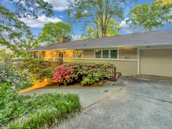 132 Lake Bowen Dr, Inman, SC 29349