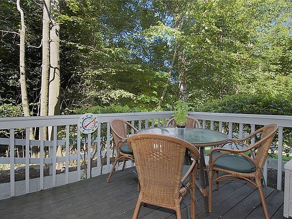 3rd image of 20 Vincenzo Ct