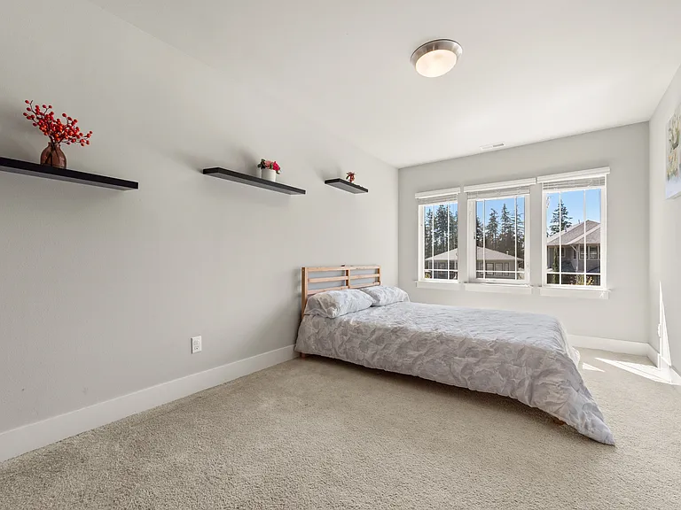1407 183rd St SW — Photo 11