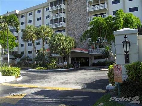 1st image of 800 NE 195th St APT 705