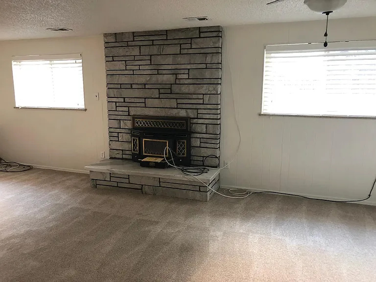 225 S Locust St — Photo 13