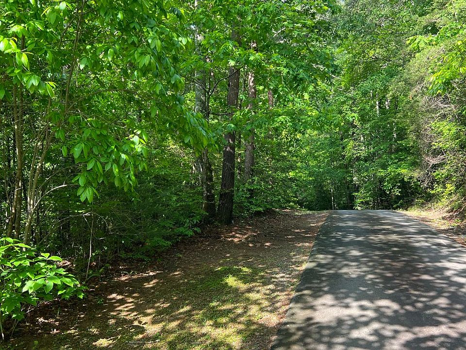 1st image of 4 Chestnut Oaks Dr