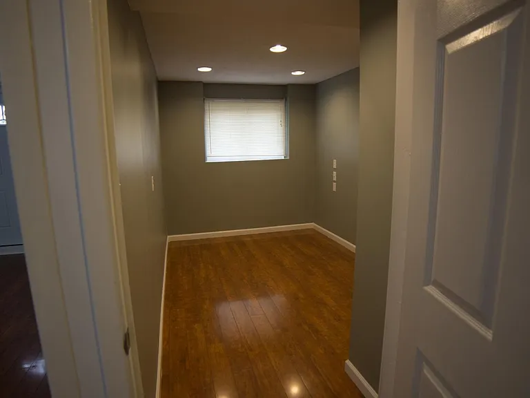 108 Amsden Dr — Photo 16