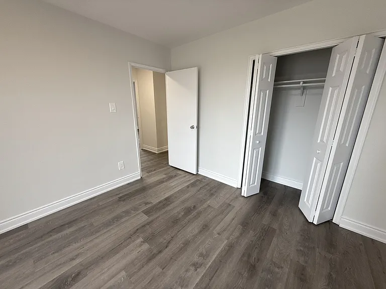 480 Maple Ave — Photo 16